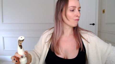 boob_jiggler @ myfreecams on 20240107