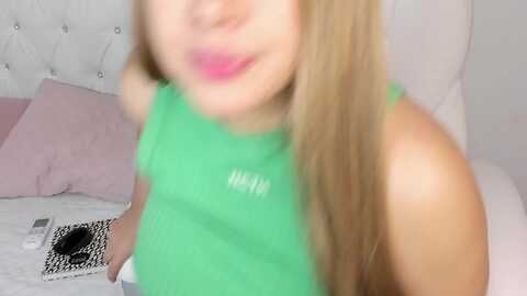 manelyk222 @ myfreecams on 20240107