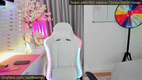 queen_bea_ @ myfreecams on 20240107