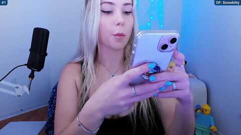 snowwwwwwwwww @ myfreecams on 20240107