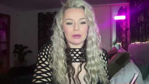 larabirthday @ myfreecams on 20240108