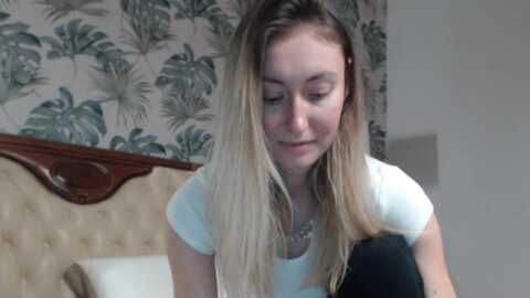 veronica_4u @ myfreecams on 20240108