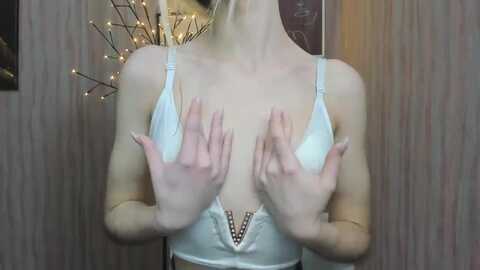 anitaart @ myfreecams on 20240109