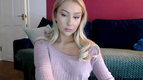 petiteavax @ myfreecams on 20240109