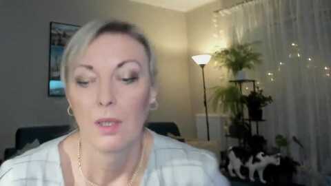 starvanessa1 @ myfreecams on 20240109