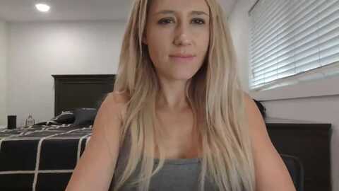 blondmilf92 @ myfreecams on 20240110