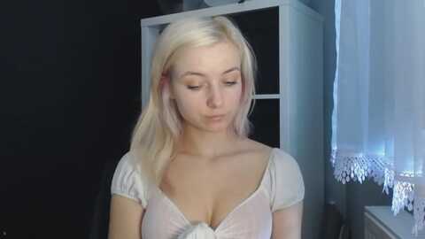 luciaamazing @ myfreecams on 20240110