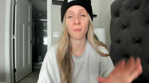 lucylux1 @ myfreecams on 20240110