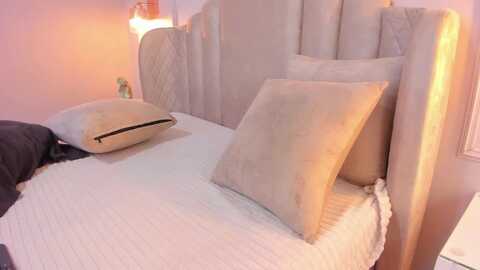paula_07 @ myfreecams on 20240110