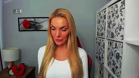 auloragold @ myfreecams on 20240111