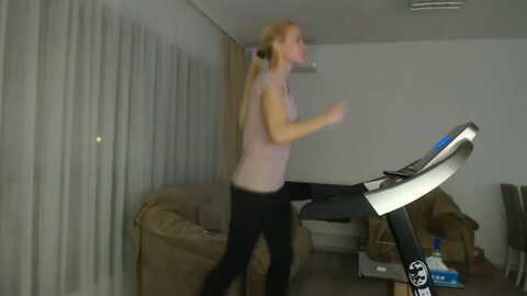 hrystina_ @ myfreecams on 20240111