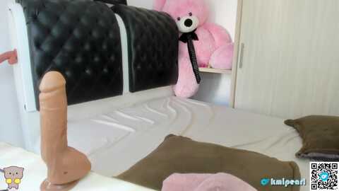 kmipearl @ myfreecams on 20240111