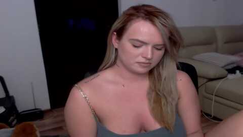 rianacrystal @ myfreecams on 20240111