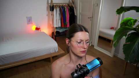 kinky_orange @ myfreecams on 20240112