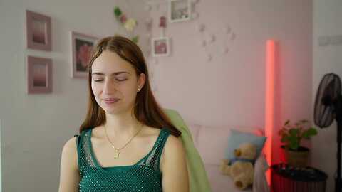 naomi_woods18 @ myfreecams on 20240112