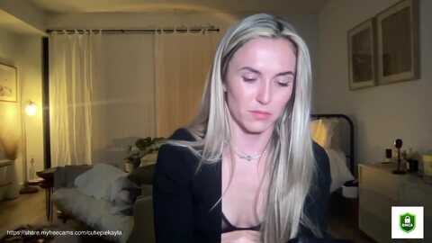 cutiepiekayla @ myfreecams on 20240113