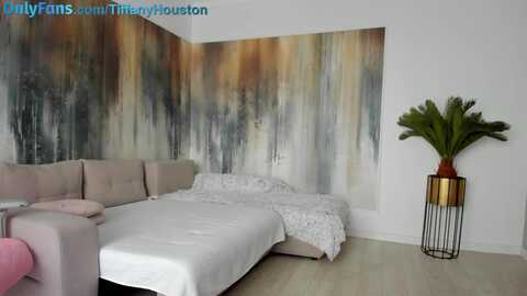 tiffany_h @ myfreecams on 20240113