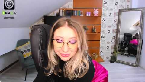 daisyli @ myfreecams on 20240115