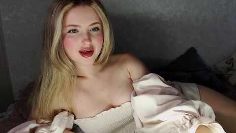 lilcutee @ myfreecams on 20240115