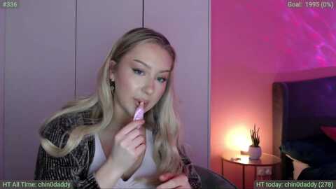 petiteavax @ myfreecams on 20240115