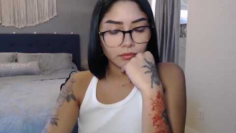 yourgoddesslu @ myfreecams on 20240115