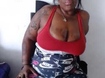 assbigxhot9 @ myfreecams on 20240116