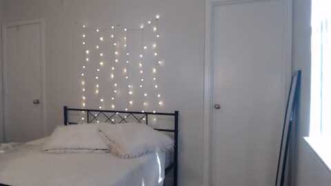 bendyyogababe @ myfreecams on 20240116