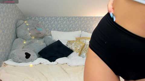 kirabrix @ myfreecams on 20240116