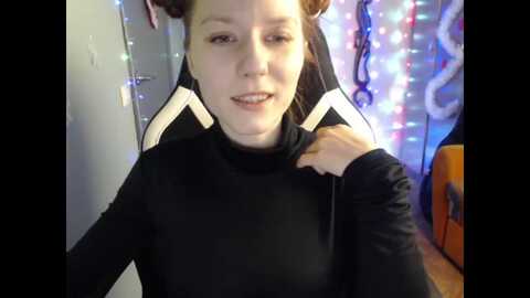 nikifoks18 @ myfreecams on 20240116