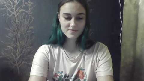 bird_blue @ myfreecams on 20240118