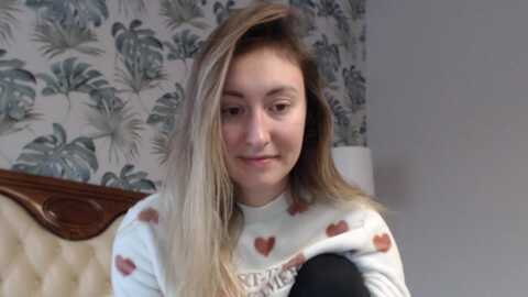 veronica_4u @ myfreecams on 20240118