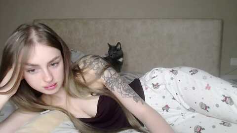 abby__x @ myfreecams on 20240119