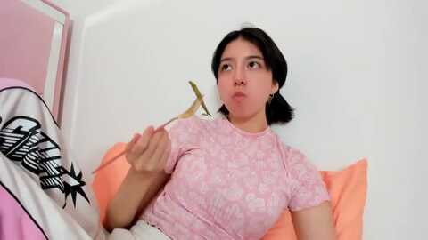 cherrycute666 @ myfreecams on 20240119