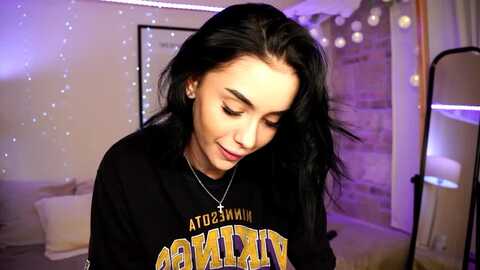 naomii18 @ myfreecams on 20240119