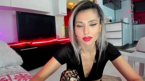 smileytinaa @ myfreecams on 20240119