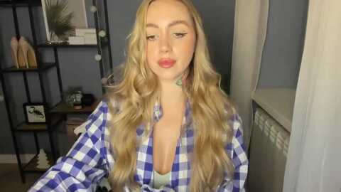 flowercoralie @ myfreecams on 20240120