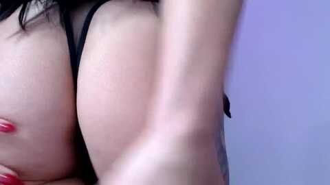 juicyylips @ myfreecams on 20240120