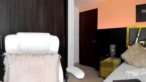 martina_brown @ myfreecams on 20240120