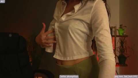 isabella_7 @ myfreecams on 20240121