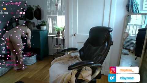 claymae011 @ myfreecams on 20240123