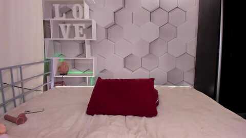 ladylizzi @ myfreecams on 20240124