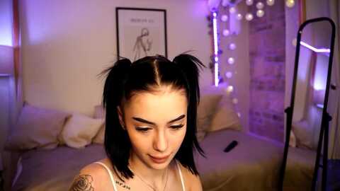 naomii18 @ myfreecams on 20240124