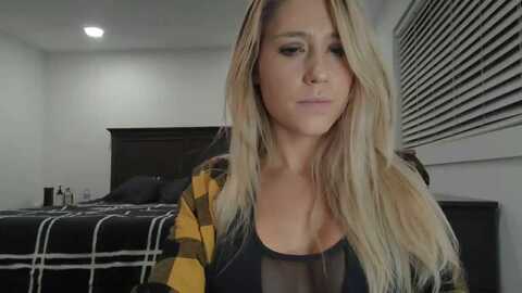 blondmilf92 @ myfreecams on 20240125