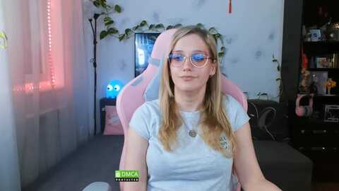 monicmoon18 @ myfreecams on 20240125