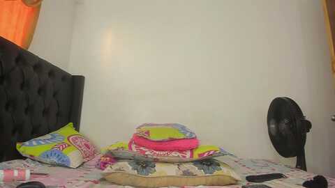 mia_horny69_ @ myfreecams on 20240126