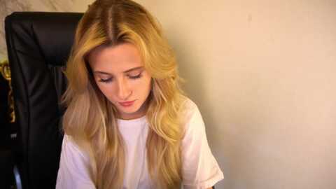 petitelexy @ myfreecams on 20240126