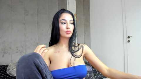 awesomejolie @ myfreecams on 20240127