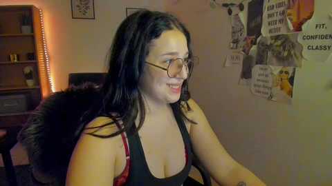 emmabuttx18 @ myfreecams on 20240127