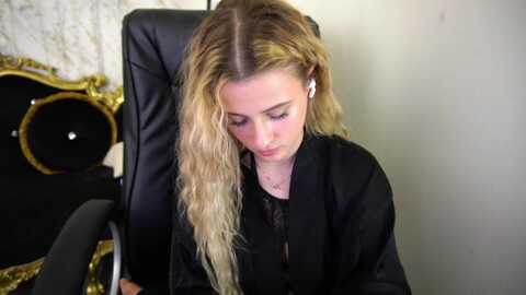petitelexy @ myfreecams on 20240127
