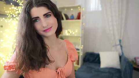 eva__lovia_ @ myfreecams on 20240128